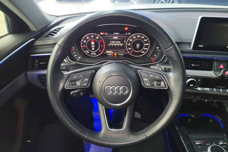 Used Audi A4L 2018 30th Anniversary Edition 40 TFSI Fashion Model
