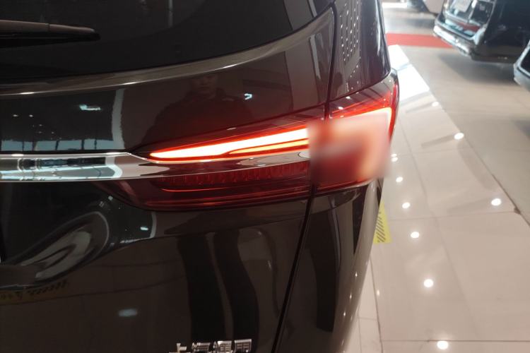 Used Buick GL8 2021 Land Cruiser Executive Class 652T Luxury Model