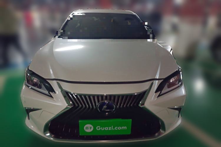 Used Lexus ES 2020 300h Premier Edition
