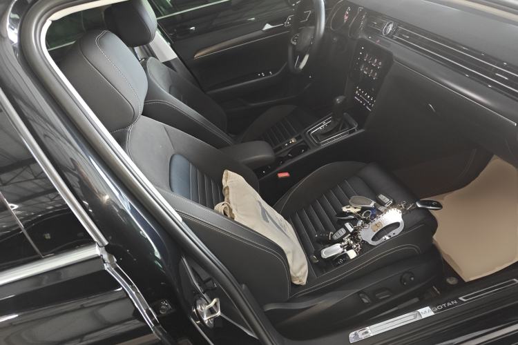 Used Volkswagen Magotan 2020 330TSI DSG Leading Model
