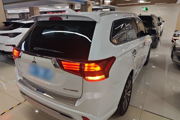 Used Mitsubishi Outlander 2021 2.0L Two-Wheel Drive Comfort Edition 5 Seats