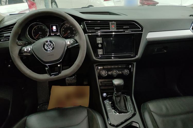 Used Volkswagen Tiguan L 2019 330TSI Automatic Two-Wheel Drive Panoramic Comfort Edition China VI Standard
