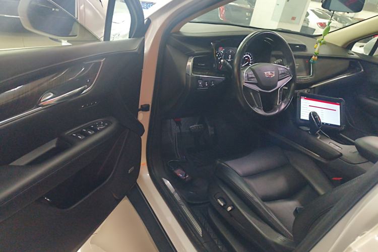 Used Cadillac XT5 2018 25T Luxury Model