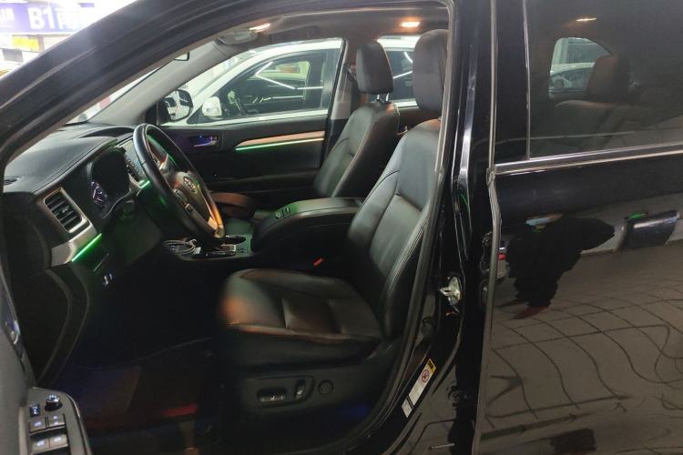 Used Toyota Highlander 2015 2.0T Four-Wheel Drive Luxury Navigation Version with 7 Seats
