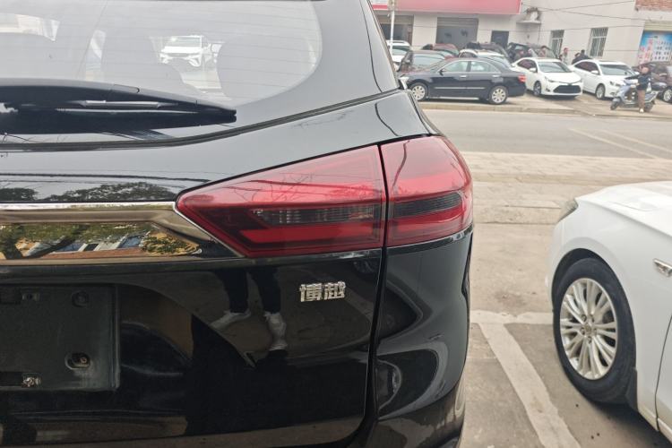 Used Geely Auto Emgrand X7 Sport 2018 1.8TD Automatic Two-Wheel Drive Zhiya Model
