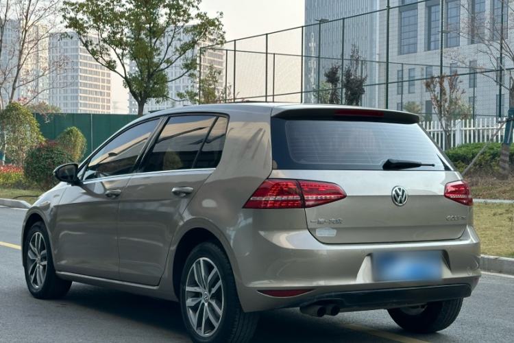 Used Volkswagen Golf 2016 230TSI Automatic Luxury Version
