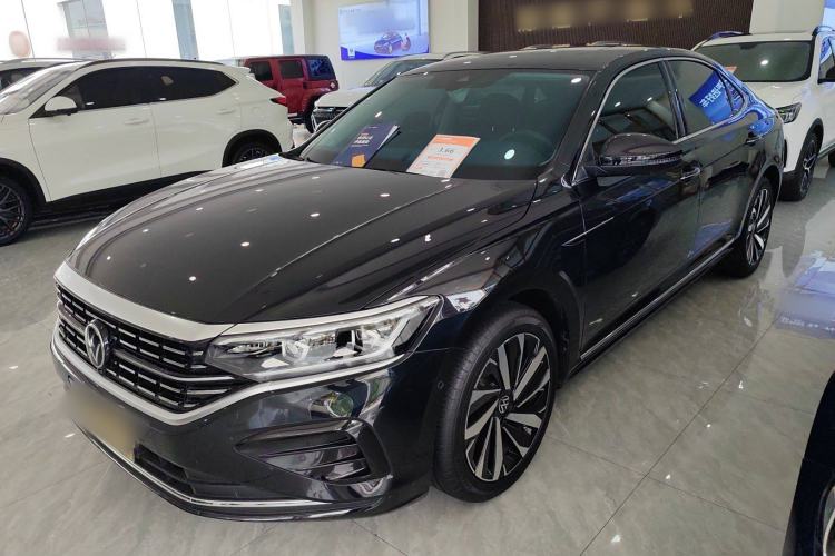 Used Volkswagen Passat 2023 Facelift 330TSI Luxury Edition

