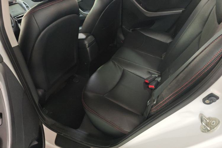 Used Hyundai Elantra 2016 1.6L Automatic Smart Version
