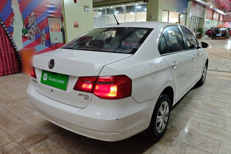 Used Volkswagen Jetta 2015 Value Edition 1.6L Manual Fashionable Style
