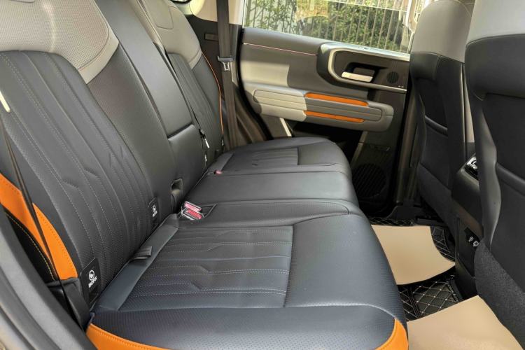 Used  BJ40 2024 2.0T All-New Urban Hunter Edition Chivalrous Style