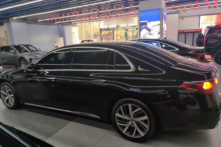 Used Mercedes-Benz E-Class 2024 Refresh E 300 L Stylish Edition
