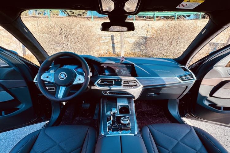 Used BMW X5 2022 xDrive 40Li M Sport Package
