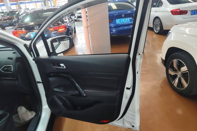 Used GAC Trumpchi GS4 2018 200T G-DCT Two-Wheel Drive Elite Edition