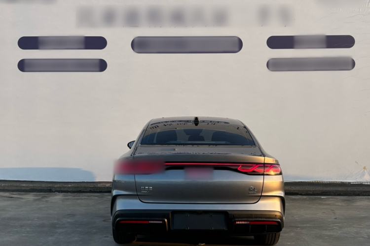 Used BYD Qin L 2025 DM-i Smart Drive 120KM Superior Model
