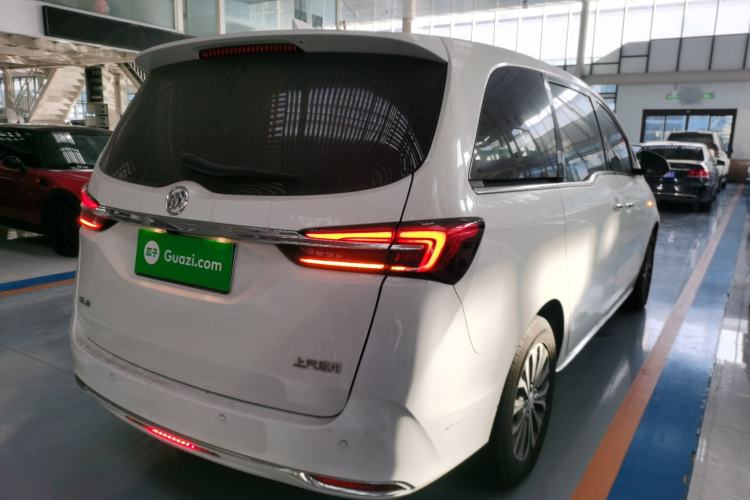 Used Buick GL8 2023 Facelifted Land Cruiser Executive Luxury Version
