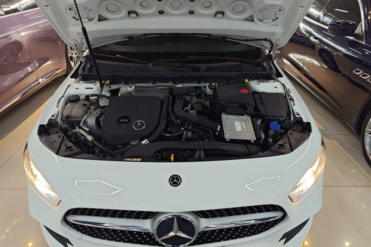 Used Mercedes-Benz A-Class 2020 Facelift A 180 L Sport Sedan Special Configuration
