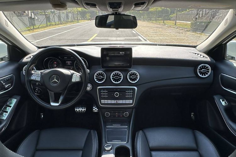 Used Mercedes-Benz GLA 2017 GLA 220 4MATIC Fashion Model
