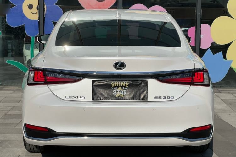 Used Lexus ES 2022 200 Excellence Edition
