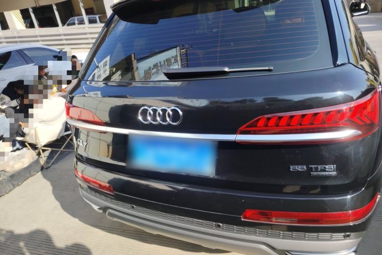 Used Audi Q7 2022 55 TFSI quattro S line Sport model
