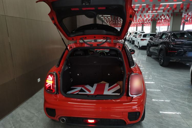 Used  MINI 2018 1.5T COOPER Racing Edition Five-Door Version
