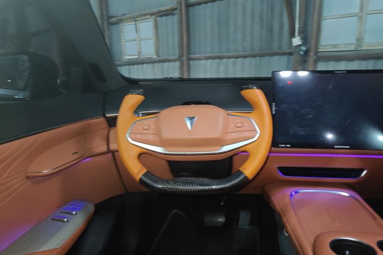 Used  S07 2023 200Max Range-Extended Version
