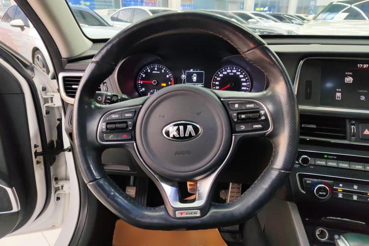 Used Kia K5 2016 1.6T Automatic LUX
