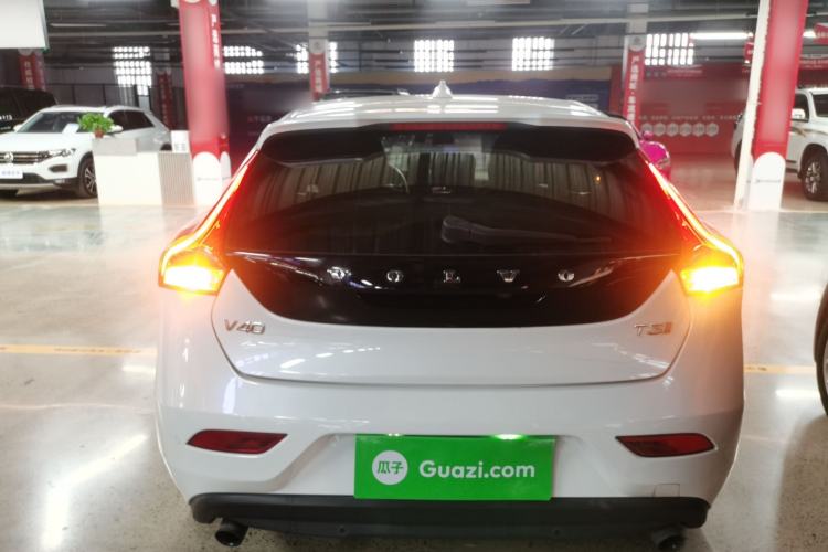 Used Volvo V40 2017 T3 Zhiya Edition
