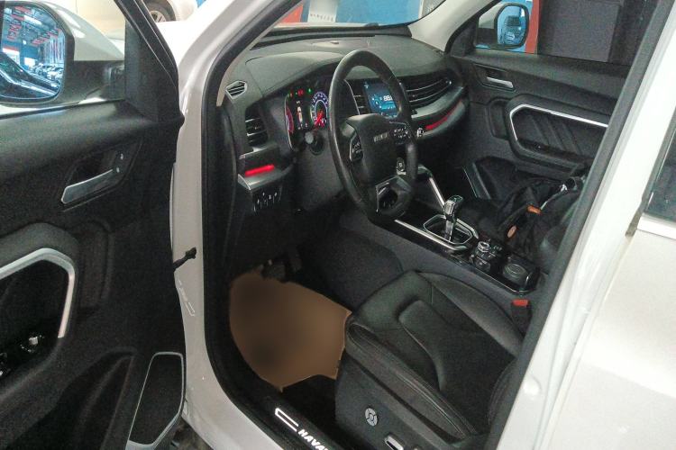 Used Haval H6 2017 Red Label 2.0T Automatic Two-Wheel Drive ZhiShang Model
