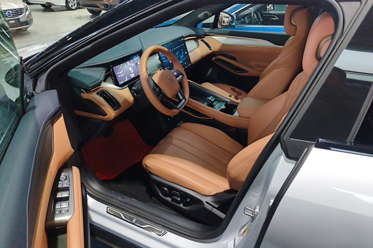 Used BYD Song L EV 2025 Intelligent Driving Version 662 km LiDAR Excellence Edition
