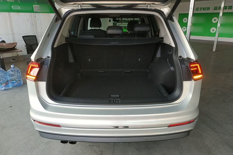 Used Volkswagen Tiguan L 2017 330TSI Automatic Two-Wheel Drive Flagship Edition
