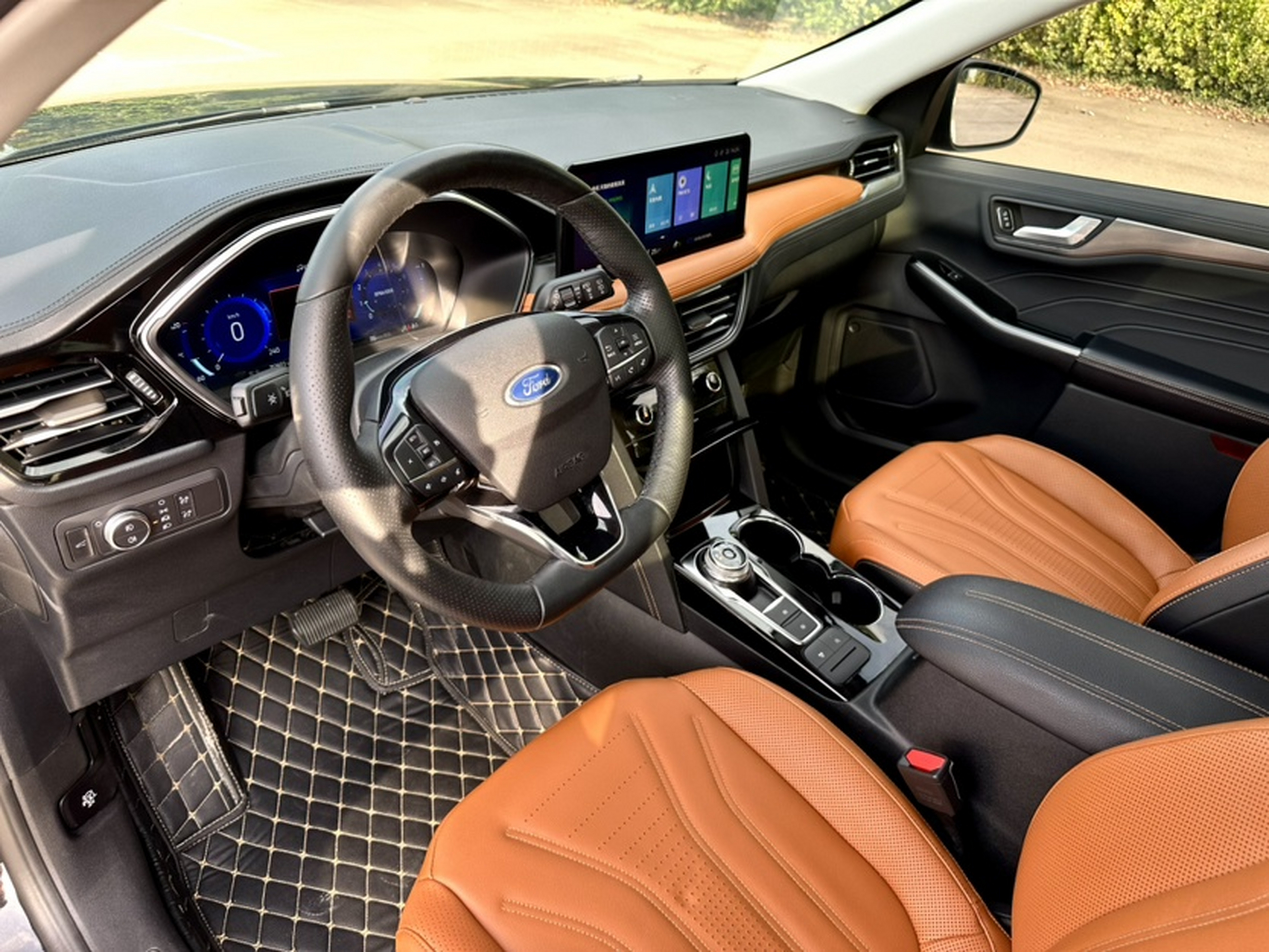 المقاعد الأمامية داخل السيارة