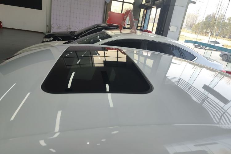 Used Roewe i5 2021 1.5L CVT Platinum Edition
