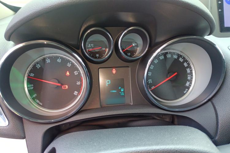 Used Buick Encore 2015 1.4T Automatic Two-Wheel Drive Urban Elite Version
