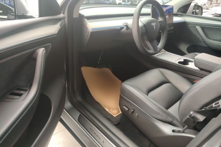 Used Tesla Model Y 2024 Long-Range All-Wheel-Drive Version