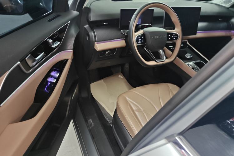 Used Chery Tiggo 8 L 2024 2.0T Two-Wheel Drive Prestige Version 5 Seats
