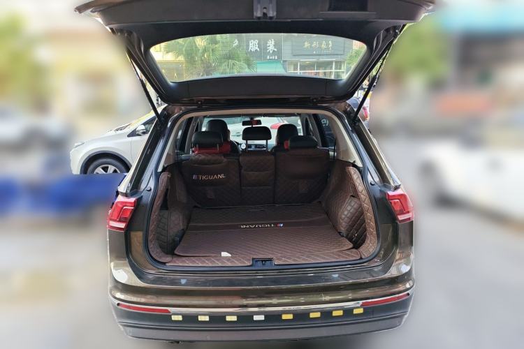 Used Volkswagen Tiguan L 2019 330TSI Automatic Two-Wheel Drive Panoramic Comfort Edition China VI Standard
