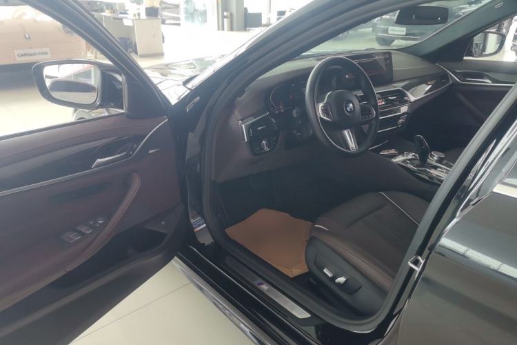 Used BMW 5 Series 2022 Restyled 525Li M Sport Package
