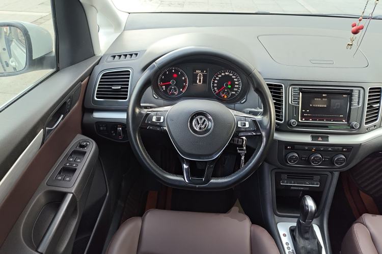 Used Volkswagen Sharan 2016 280TSI Enjoyment Model 7-Seater
