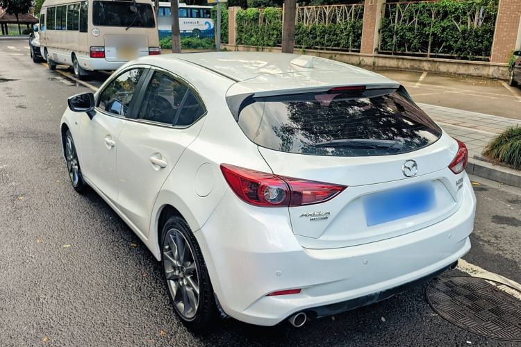 Used Mazda Mazda 3 Axela 2017 Hatchback 2.0L Automatic Luxury Model Emission Standard China V
