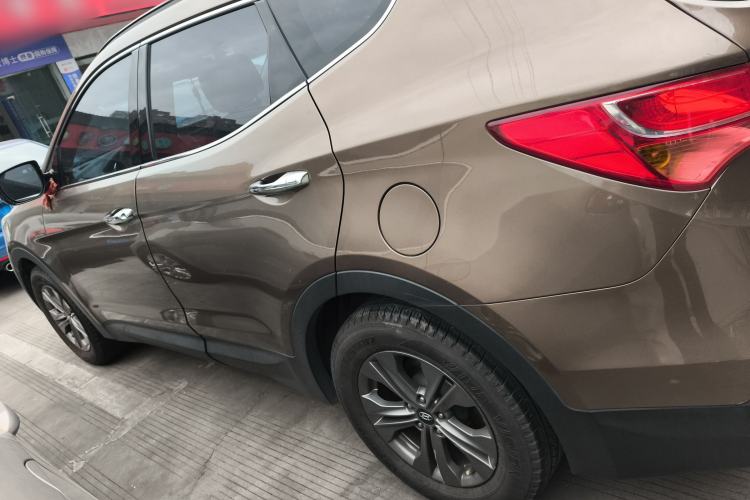 Used Hyundai Santa Fe 2013 2.4L Automatic Two-Wheel Drive Smart Version
