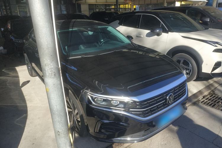 Used Volkswagen Passat 2022 380TSI Flagship Edition
