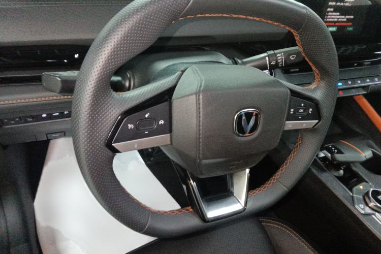 Used Changan UNI-V iDD 2023 ZhiDian iDD 1.5T 113km Smart & Fun Version
