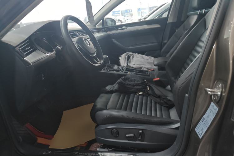 Used Volkswagen Magotan 2018 330TSI DSG Advanced Model
