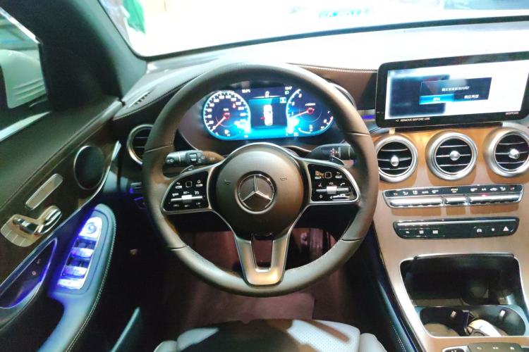 Used Mercedes-Benz GLC 2022 Facelift GLC 260 L 4MATIC Luxury Edition
