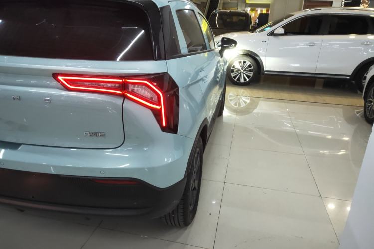 Used Geometry E Firefly 2024 401 km Fluorescent
