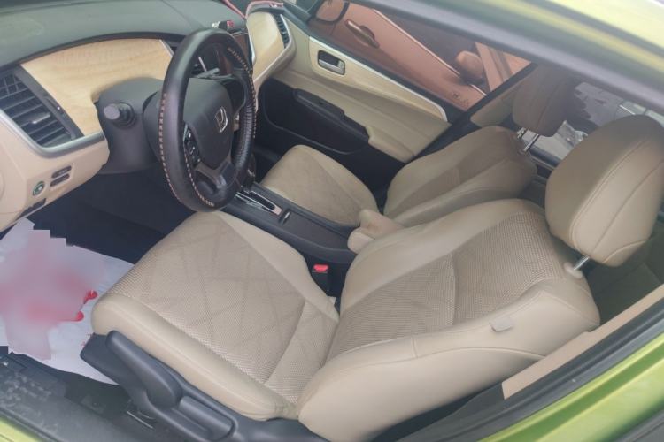 Used Honda Jade 2013 1.8L automatic Comfort version 6 seats