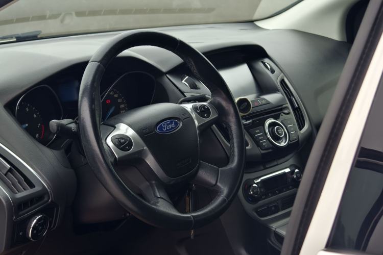 Used Ford Focus 2012 Sedan 1.6L Manual Fashion Edition