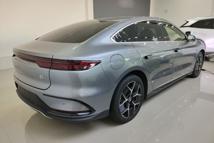 Used BYD Han 2024 EV Glory Edition 605KM Front-Wheel-Drive Premium Model
