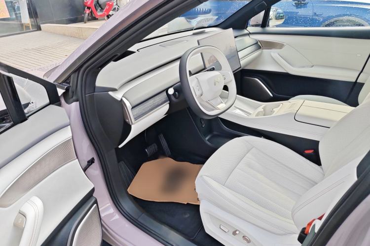 Used ONVO L60 2024 60 kWh All-Wheel Drive
