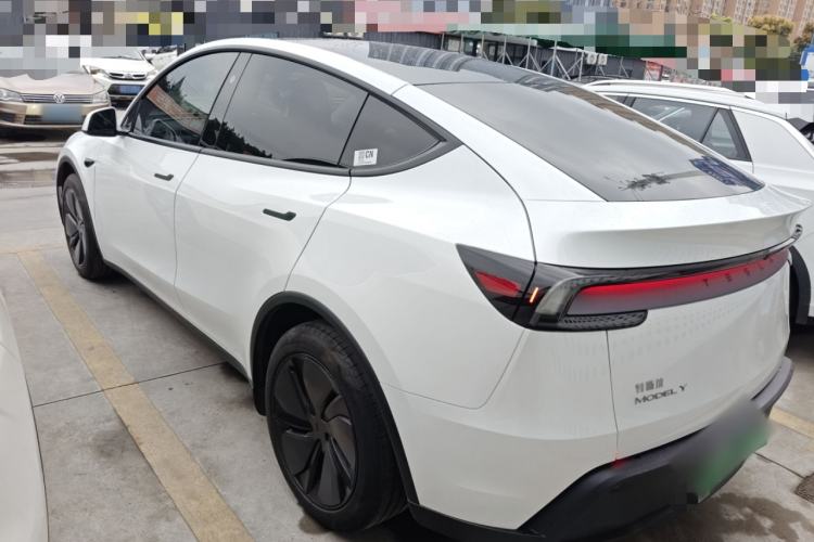 Used Tesla Model Y 2025 Rear-Wheel-Drive Version
